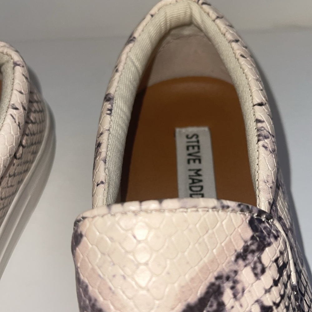 NWT STEVE MADDEN GILLS SLIP ON SNAKE SKIN PRINT SZ 9M SNEAKERS DISPLAY PAIR - Picture 7 of 12